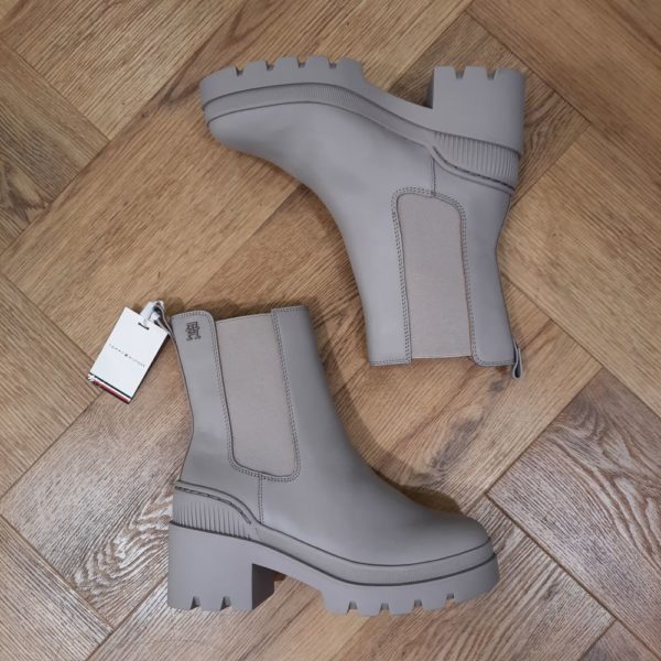 BOTTES MI-MOLLET EN CUIR À TALON CARRÉ-Couleur: Smooth Taupe