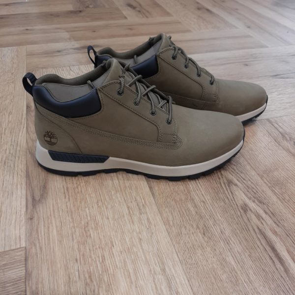 Killington Trekker Olive-Basket basse à lacets Killington Trekker pour homme en vert-Tannerie Certifiée Le ou les composants principaux sont constitués d'au moins 50 % de cuir provenant d'une tannerie classée Argent ou Or par un organisme de contrôle environnemental indépendant. Le Leather Working Group évalue et classe les tanneries selon leur consommation énergétique, leur production de déchets et leur procédé de traitement des eaux.