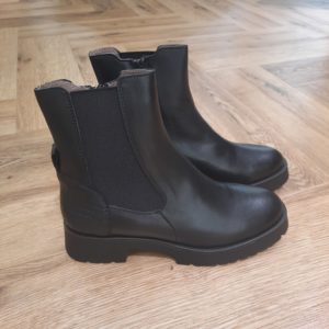 MKD Bottines Noe Noir-chelsea boots pour femme-bottines femme-Découvrez l'art de la chaussure avec MKD, où chaque modèle raconte une histoire de passion et de créativité. Les collections MKD se distinguent par leur originalité et leur capacité à transformer n'importe quelle tenue.