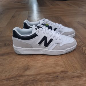 New Balance 480LIW-new balance 480 white black-Lancée dans les années 90, la New Balance 530 était à l'origine pensée comme une chaussure de running technique. Elle se distinguait déjà par sa semelle épaisse et son amorti innovant, garantissant un confort optimal lors des longues courses