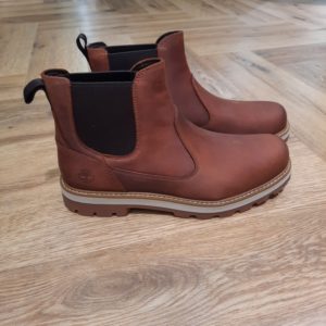 Chelsea Britton Road- britton road chelsea homme-Comfort Respirant Durable Traction-Tige en cuir Premium Timberland® Leather Timberland soutient la fabrication responsable de cuir par l’intermédiaire du Leather Working Group Doublure en tissu ReBOTL™ contenant au moins 50 % de plastique PET recyclé Assise plantaire OrthoLite® Impressions à mémoire de forme Modèle pratique à enfiler Semelle intermédiaire en EVA TimberCush™ Comfort System Trépointe en TPE (élastomère thermoplastique)