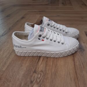 Palla Ace Canvas-chaussures palladium pour homme-baskets palla ace white-Tracez votre propre chemin grâce à Palladium : plébiscités par les explorateurs de tous horizons nous marquons l’histoire de notre empreinte depuis plus de 70 ans. Alors que les athlètes battent tous les records de vitesse, que les artistes poursuivent des rêves toujours plus ambitieux et que de courageux citoyens luttent pour un monde plus juste et plus libre, nous sommes aux côtés de tous ceux qui remettent en question le statu quo. Du studio d’artiste aux raves underground, du champ de bataille aux frontières de la découverte scientifique : depuis la création de notre toute première paire de boots, Palladium est restée au cœur de l’action, en se mettant au service d’individus audacieux qui osent envisager le monde autrement.