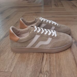 Gant Cuzmo Beige-chaussures basses en daim raffinées pour homme d'élégance