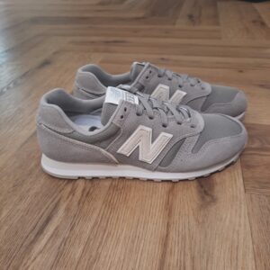 New Balance 373 Beige-new balance 373 beige pour femme-Si les NB 373 n’ont pas leur pareil pour apporter un look athlétique classique, il existe des options plus confortables lorsque vous êtes sur le terrain de sport, les pistes ou les sentiers. Explorez notre sélection de baskets pour hommes et trouvez celles qui seront les mieux adaptées à différents aspects de votre vie. Pour un confort optimal lors de vos runs, difficile de faire mieux que la gamme Fresh Foam. Ce modèle moderne et élégant se décline en plusieurs styles, mais le plus important est la technologie qu'il renferme. Elle vous offre un amorti fiable tout en vous apportant maintien et stabilité lorsque vous courez. Si vous recherchez des baskets lifestyle faciles à assortir, nous vous proposons de nombreux modèles, dont les 9060 qui rendent hommage aux années 2000 et les 550 hyper cool.