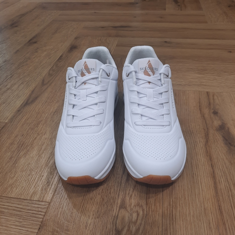 UNO – Suited On Air – Image 2