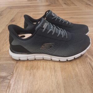 Track Revno Olive-Baskets TRACK REVNO SLIP INS SKECHERS Homme-baskets skechers pour homme-chaussures ultra légères- Ces chaussures sont légères et vous apportent plus de confort de marche.,Ces chaussures offrent un bon amorti pour un confort accru et permet un meilleur contrôle des mouvements.