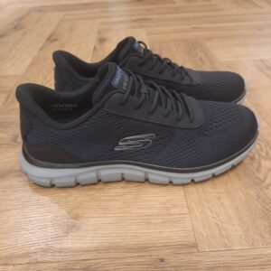 Track Revno Black-Baskets TRACK REVNO SLIP INS SKECHERS Homme Noir-Le conseil du chausseur : Ces chaussures sont légères et vous apportent plus de confort de marche.,Ces chaussures offrent un bon amorti pour un confort accru et permet un meilleur contrôle des mouvements.