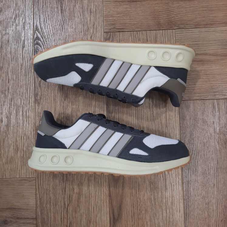 Run 84 Grey – Image 4
