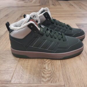 Rapid Court Winterized-Chaussure adidas Rapid Court Mid Winterized-Affiche un style casual tendance avec cette chaussure d'inspiration basketball.
