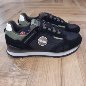 Travis Sport Colors-baskets homme colmar en black-Avec leur cachet sportif et leur style raffiné, les sneakers TRAVIS SPORT COLORS se distinguent par leurs associations de couleurs et leurs détails soignés pour bouger avec style au quotidien